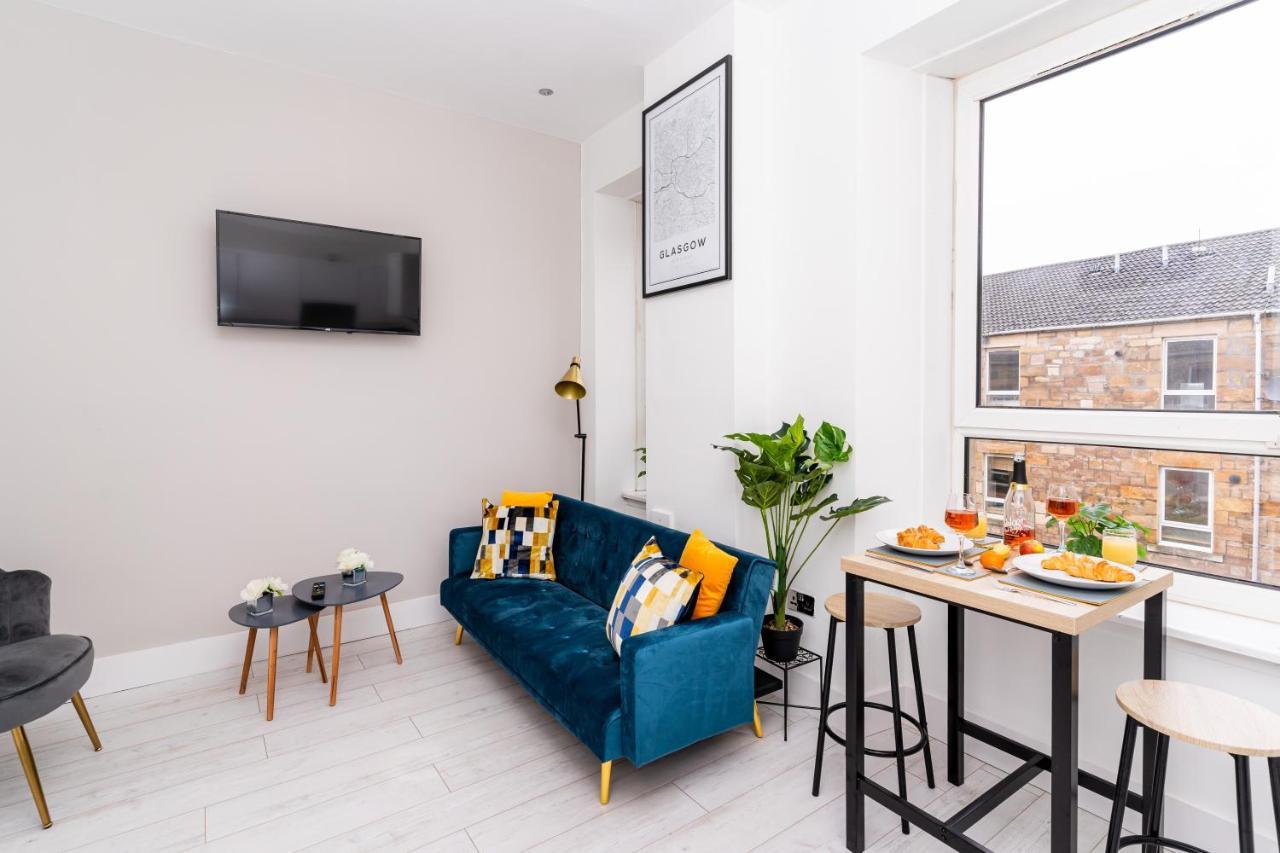 Cheerful 2 Bedroom Homely Apartment, Sleeps 6 Guest Comfy, 3X Double Bed, Parking, Free Wifi, Suitable For Business, Leisure Guest,Glasgow, Glasgow West End, Near City Centre Exterior foto
