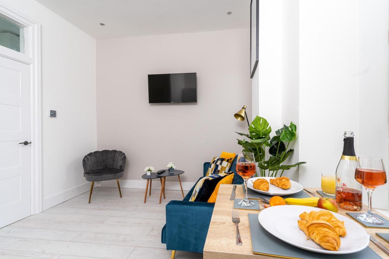 Cheerful 2 Bedroom Homely Apartment, Sleeps 6 Guest Comfy, 3X Double Bed, Parking, Free Wifi, Suitable For Business, Leisure Guest,Glasgow, Glasgow West End, Near City Centre Exterior foto