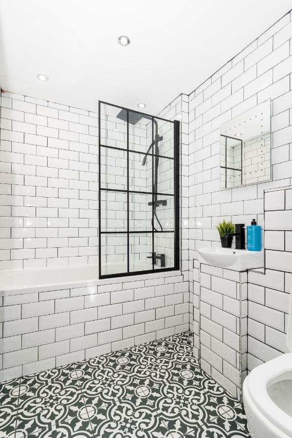 Cheerful 2 Bedroom Homely Apartment, Sleeps 6 Guest Comfy, 3X Double Bed, Parking, Free Wifi, Suitable For Business, Leisure Guest,Glasgow, Glasgow West End, Near City Centre Exterior foto